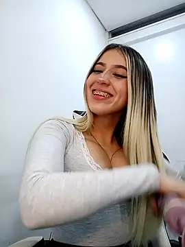 Snapshot of eva-2023 chatting on February 25, 2026, 1:06 am eva-2023 online show from February 25, 2026, 1:06 am