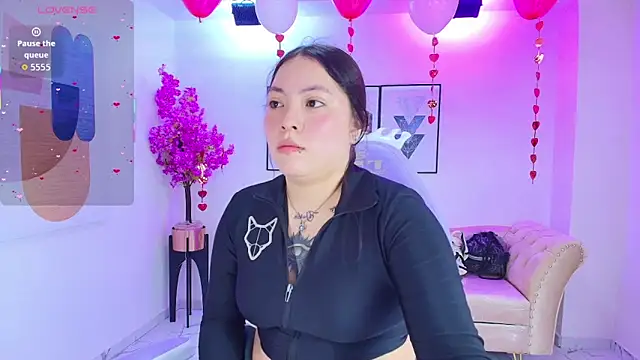 Snapshot of Isa_reel chatting on February 13, 2026, 7:58 pm Isa reel online show from February 13, 2026, 7:58 pm