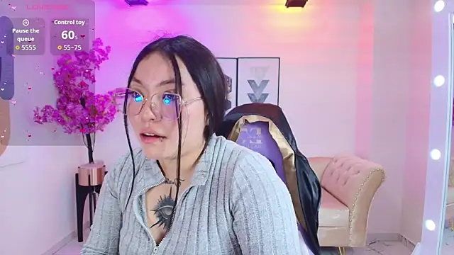 Snapshot of Isa_reel chatting on December 16, 2025, 7:51 pm Isa reel online show from December 16, 2025, 7:51 pm