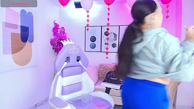 Snapshot of Isa_reel chatting on February 15, 2026, 12:37 pm Isa reel online show from February 15, 2026, 12:37 pm