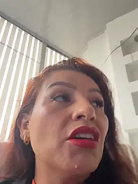 NatyQueen  online show from March 18, 2026, 1:13 pm