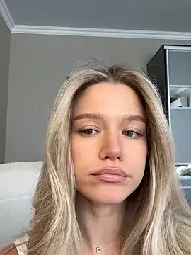 Snapshot of JessIsLove chatting on March 6, 2025, 5:35 am JessIsLove online show from March 6, 2025, 5:35 am