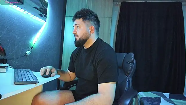 Eduu2322 online show from February 17, 2025, 10:16 pm