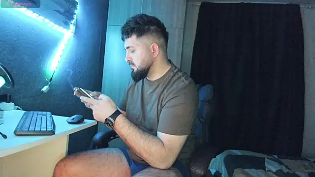 Eduu2322 online show from February 9, 2025, 10:00 pm