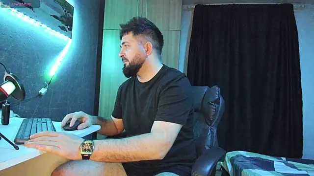 Eduu2322 online show from February 19, 2025, 10:53 pm