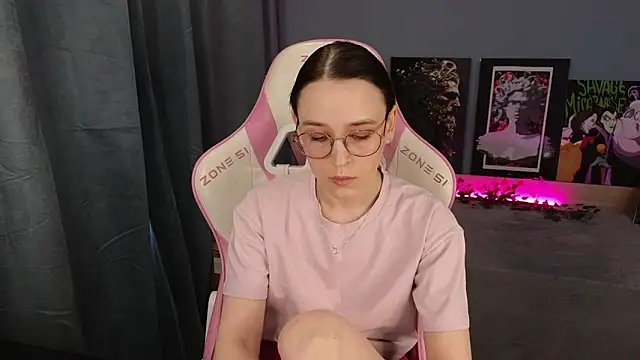 Sweet frosti online show from May 27, 2026, 3:14 am