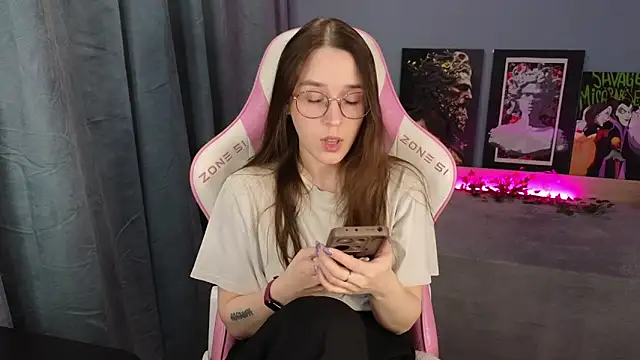 Sweet frosti online show from May 29, 2026, 3:23 am