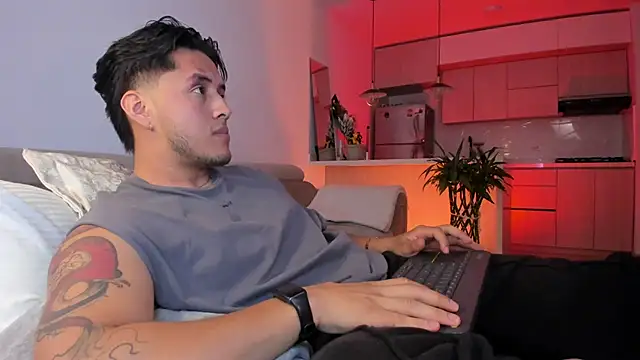 Snapshot of Chriskyle_ chatting on December 3, 2025, 12:01 am Chriskyle online show from December 3, 2025, 12:01 am