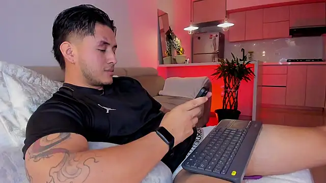 Snapshot of Chriskyle_ chatting on November 19, 2025, 11:27 pm Chriskyle online show from November 19, 2025, 11:27 pm