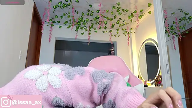 Snapshot of issagarcia chatting on January 17, 2026, 6:11 pm issagarcia online show from January 17, 2026, 6:11 pm