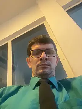 Juliano2289 online show from May 6, 2026, 5:28 pm