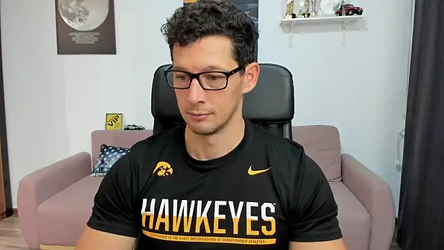 BrutusK08 online show from November 18, 2025, 5:44 am