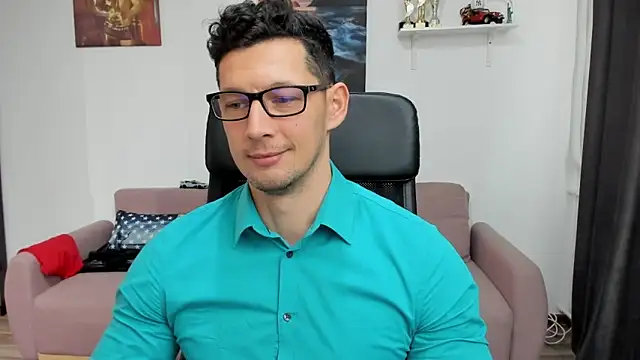 Snapshot of BrutusK08 chatting on February 14, 2025, 10:06 am BrutusK08 online show from February 14, 2025, 10:06 am