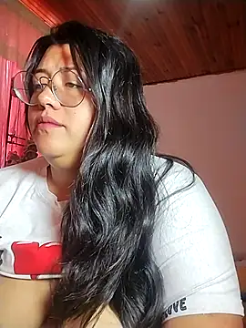 KATYGONZALEZ online show from May 13, 2026, 12:45 pm