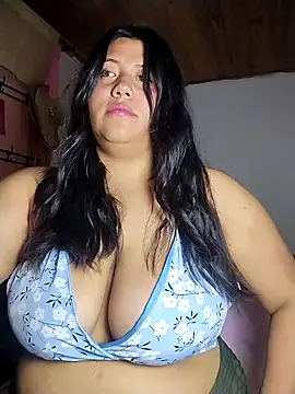KATYGONZALEZ online show from May 18, 2026, 10:36 pm