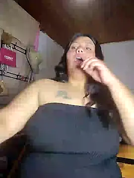 KATYGONZALEZ online show from May 18, 2026, 10:31 am