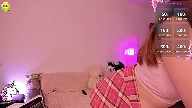 EvaUniporn online show from December 19, 2025, 8:49 am