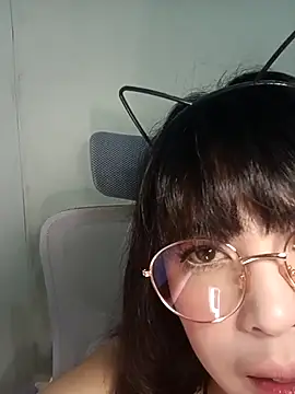 Snapshot of Chall_mee chatting on October 12, 2025, 1:23 pm Chall mee online show from October 12, 2025, 1:23 pm