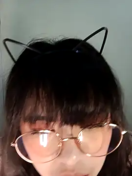 Snapshot of Chall_mee chatting on October 19, 2025, 8:22 pm Chall mee online show from October 19, 2025, 8:22 pm