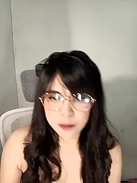 Snapshot of Chall_mee chatting on February 28, 2026, 3:44 pm Chall mee online show from February 28, 2026, 3:44 pm