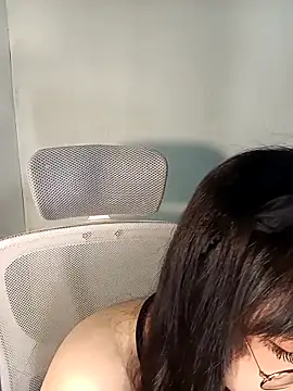 Snapshot of Chall_mee chatting on February 10, 2026, 5:12 pm Chall mee online show from February 10, 2026, 5:12 pm