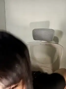 Snapshot of Chall_mee chatting on February 23, 2026, 3:45 pm Chall mee online show from February 23, 2026, 3:45 pm