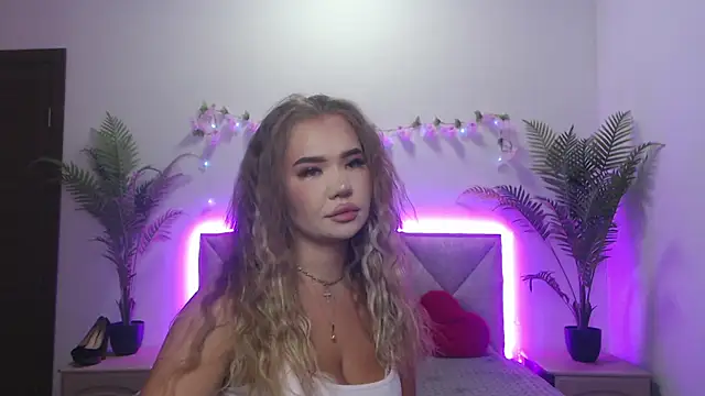 StacyYellig online show from July 12, 2026, 7:58 pm