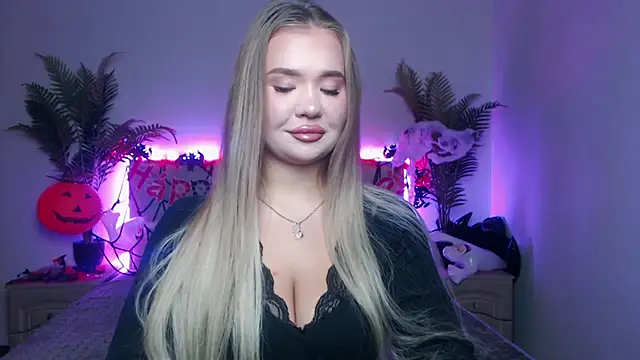 Snapshot of StacyYellig chatting on November 2, 2025, 8:25 pm StacyYellig online show from November 2, 2025, 8:25 pm