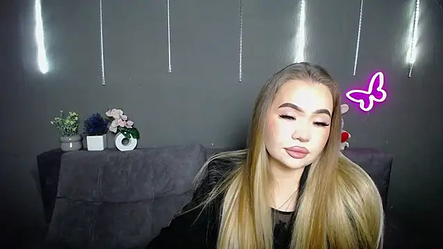 Snapshot of StacyYellig chatting on April 22, 2026, 8:04 pm StacyYellig online show from April 22, 2026, 8:04 pm