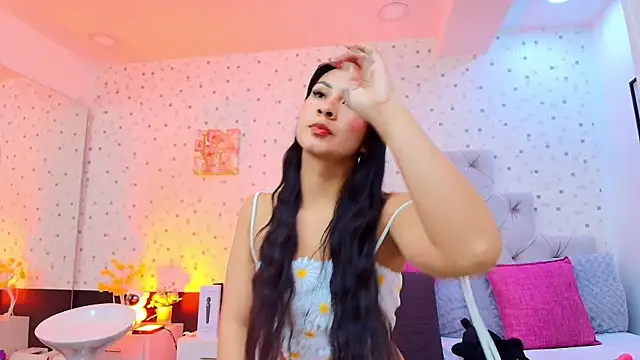 Snapshot of JulietaReyess chatting on February 18, 2026, 11:50 am JulietaReyess online show from February 18, 2026, 11:50 am