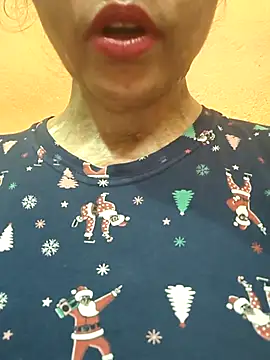 CUTE SOPHIA- online show from May 17, 2026, 2:33 am
