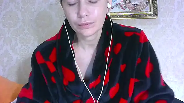 StunnigArt online show from December 23, 2025, 2:22 am