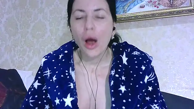 Snapshot of StunnigArt chatting on February 7, 2026, 2:30 am StunnigArt online show from February 7, 2026, 2:30 am