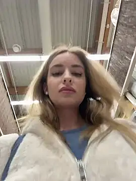 EvieEvans online show from February 20, 2025, 6:24 pm