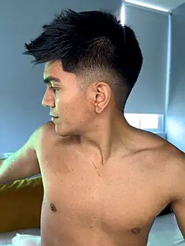 santiago 01 online show from September 23, 2025, 7:43 pm