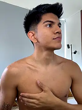 santiago 01 online show from December 3, 2025, 7:35 pm