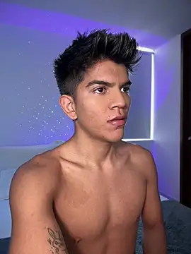 santiago 01 online show from February 8, 2025, 10:19 pm