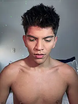 santiago 01 online show from February 21, 2025, 9:54 pm