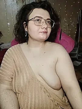 DenisHailey online show from April 12, 2026, 6:33 pm