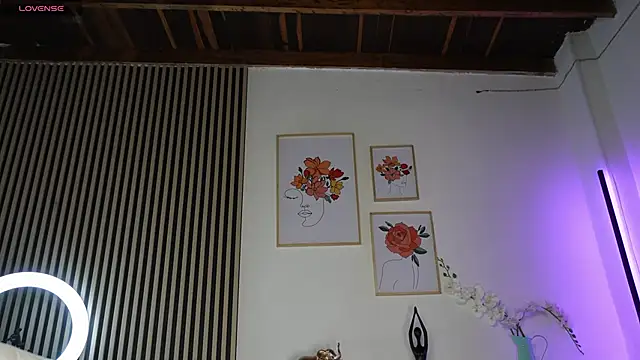 LillyDolls23 online show from September 14, 2025, 12:49 pm