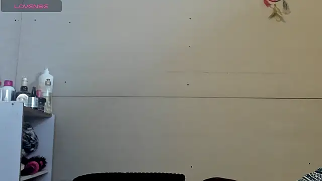 kasandra smith  online show from September 23, 2025, 5:42 pm