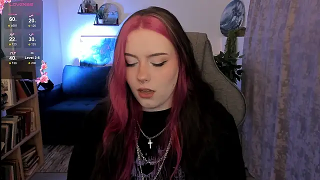 CoralineKeyns online show from May 13, 2026, 5:25 am