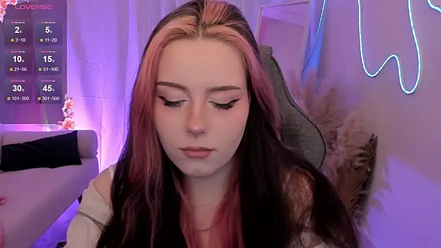 CoralineKeyns online show from May 31, 2026, 3:34 am