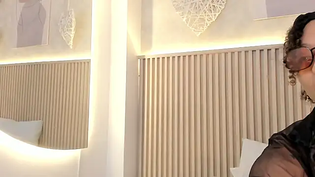 Snapshot of daiana_curly chatting on March 17, 2026, 7:39 pm daiana curly online show from March 17, 2026, 7:39 pm