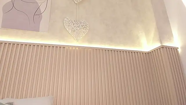 Snapshot of daiana_curly chatting on April 15, 2026, 7:58 pm daiana curly online show from April 15, 2026, 7:58 pm