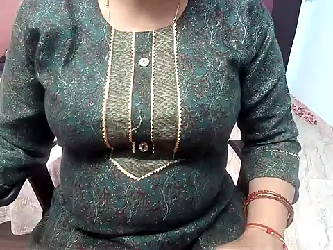 Snapshot of rehana_housewife chatting on February 24, 2026, 6:58 am rehana housewife online show from February 24, 2026, 6:58 am