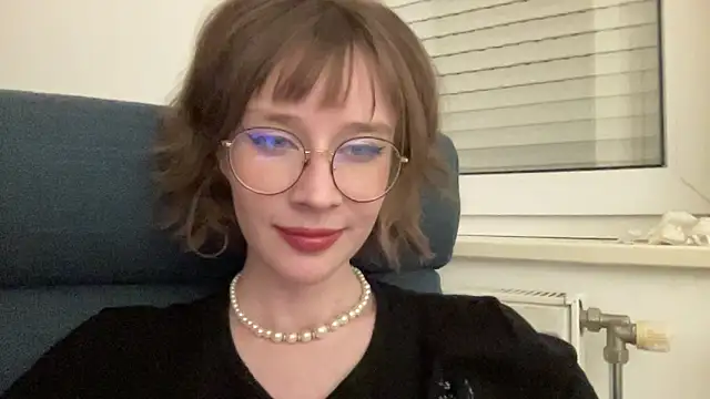 Snapshot of ms_christiana chatting on May 4, 2026, 9:28 pm ms christiana online show from May 4, 2026, 9:28 pm