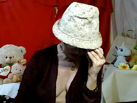 Snapshot of hottieperla chatting on February 19, 2026, 7:22 pm hottieperla online show from February 19, 2026, 7:22 pm