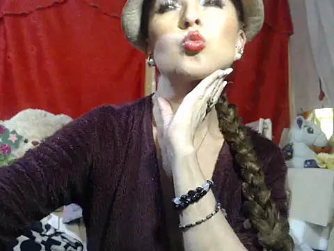 hottieperla online show from December 4, 2025, 7:02 pm