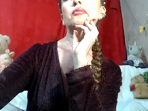 hottieperla online show from March 18, 2025, 9:43 pm